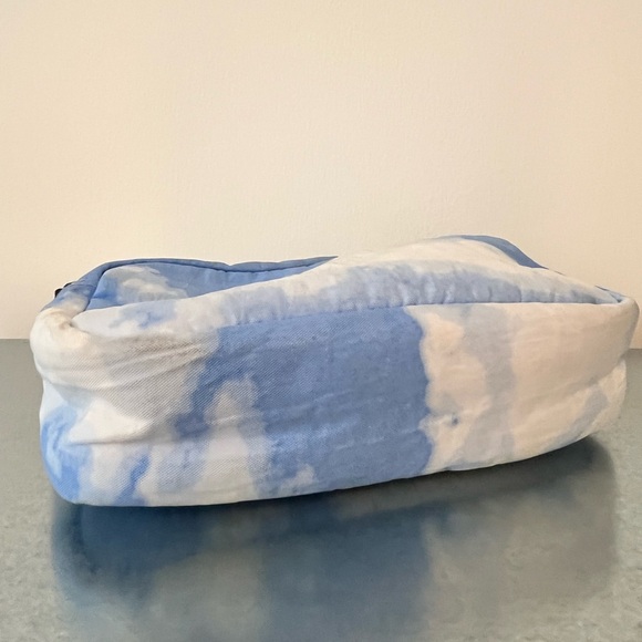 Baggu Camera Crossbody Bag in Clouds - Picture 3 of 5